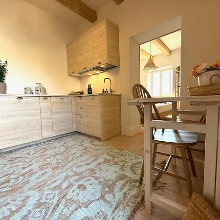 Conti Di San Bonifacio - Tuscan Townhouse شقة فندقية *
