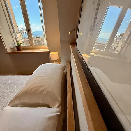 Conti Di San Bonifacio - Tuscan Townhouse شقة فندقية *